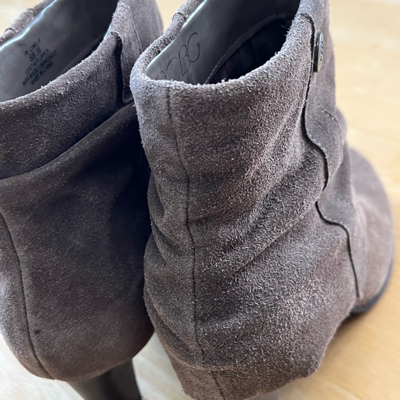 BCBG  booties 6 - Picture 4 of 6